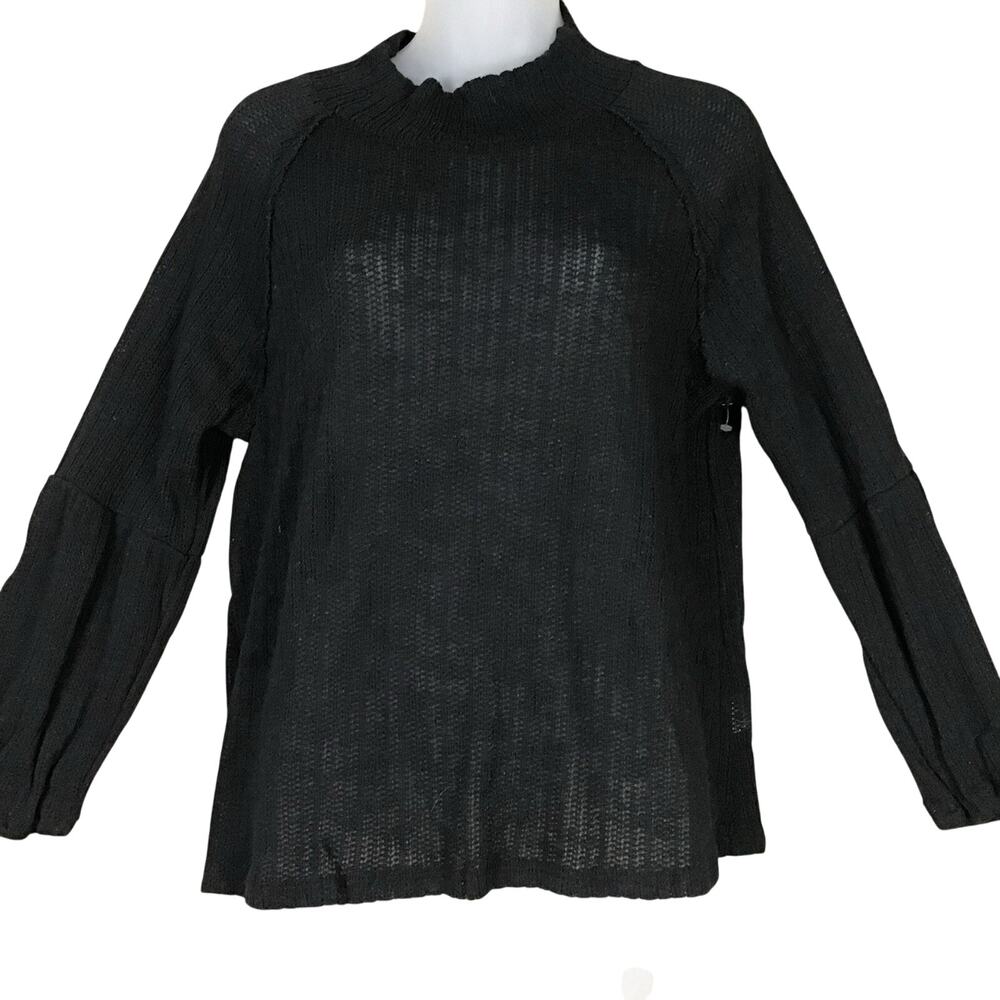 White Willow Top Women’s Medium Lightweight Frayed Shoulders Black Long Sleeve
